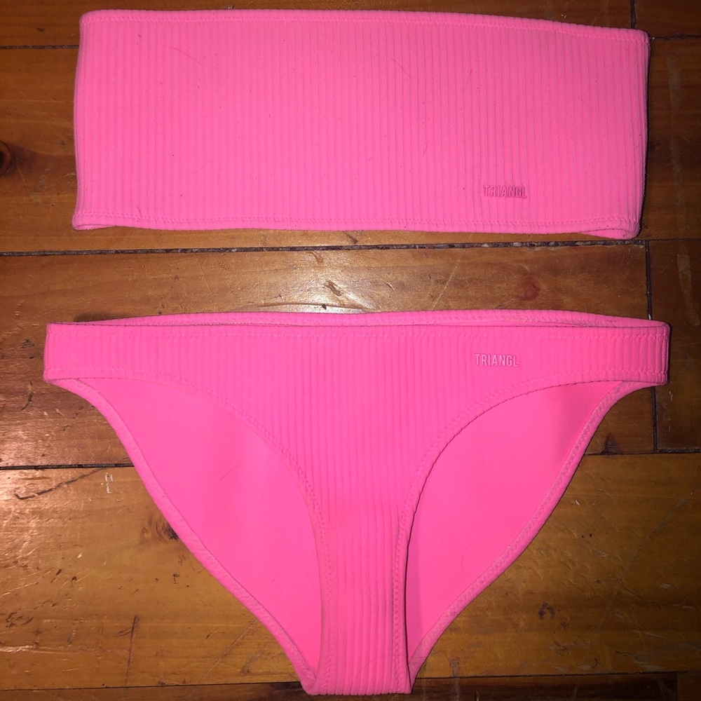 Pink Ribbed Triangl Swimsuit 👙